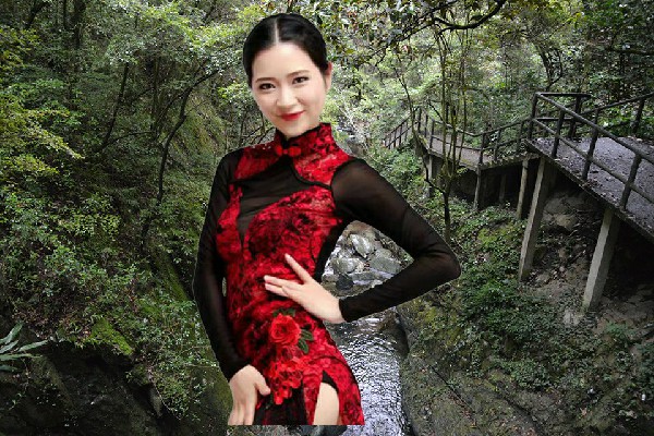 凤傲桃获赞为坪地彝族乡维拉小能手，一起快活啊