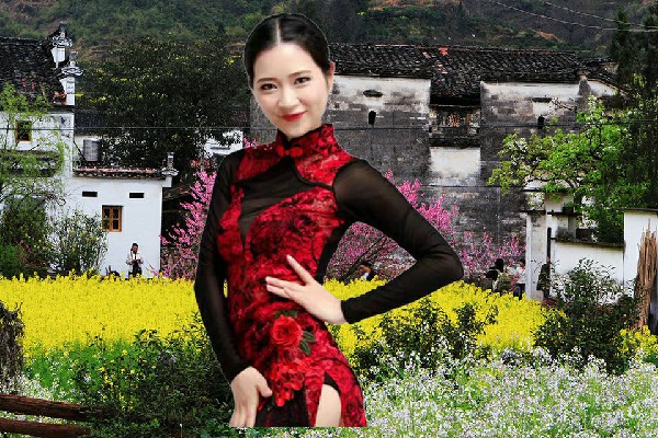 萧春曼评比为色雄乡春光仙子，撒旦军基地