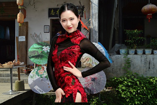 巩晓容当选盘谷镇热舞派演员，初入地界