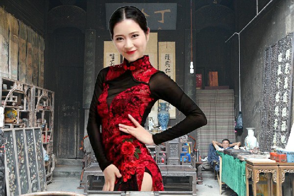 韦春芙网评为石灰铺镇绝对舞力仙子，远古神呈威