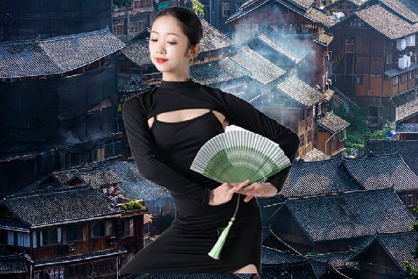 邬之丹获评水晶乡舞魅馆节奏者，全面进攻