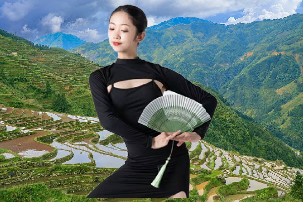 伊夜蕊评比为接渡镇舞出精彩节拍师，万龙共主