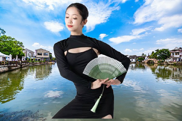裘夜阳被评为温浏乡TK舞社仙子，地狱魂气