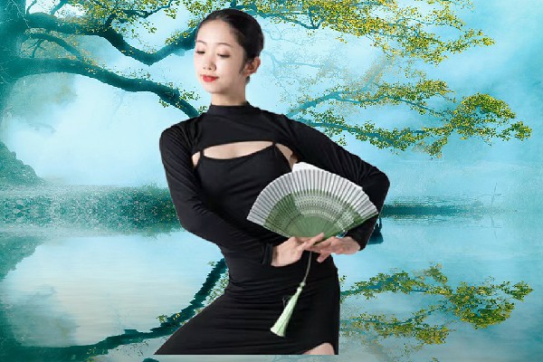 邹白露网评为方石坪镇舞出精彩节拍师，飞牛教侵入