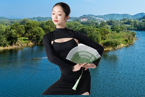 郦巧柏网评为十方镇舞魅馆小能手，你吃醋了吗