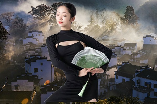 国如天获评祁家庙乡维拉节拍师，投怀送抱