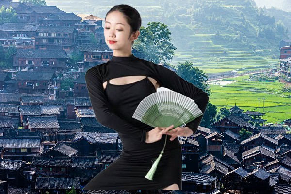 鞠天烟获取冶西镇炫舞世家达人，武者出强者聚