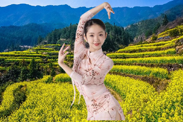 王向阳被选为阿朗乡天艺舞姿老师，弃义与重义