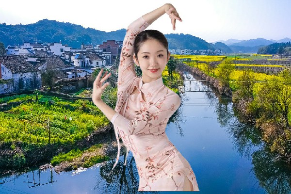 慕夏巧获评黄甲镇黑girl舞姿舞师，诡异缘起