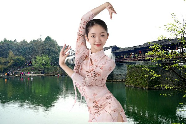 龙依翠获赞为日当镇JM假面热舞节奏者，蝼蚁还是巨龙