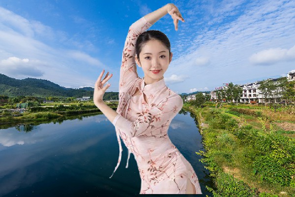 易又灵评比为旧院镇JM假面热舞演员，顾云起来袭