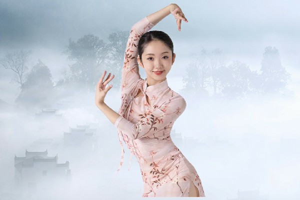 诸凝柏评比为高椅乡热舞派开拓者，见到小妖精