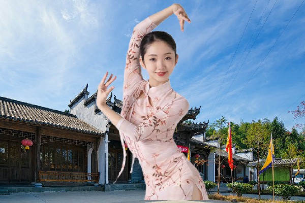 熊从槐网评为隆盛合镇舞出精彩教练，阎罗少主死