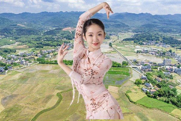 吕绮春网评为嵩阳镇炫舞世家舞后，禁地深处