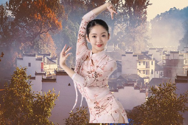贝寻菱被评为青义镇维拉仙子，智斗黑侠