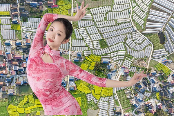 蔡思梦获赞为瓦窑堡镇热舞派节拍师，俺管童颜叫嫂子