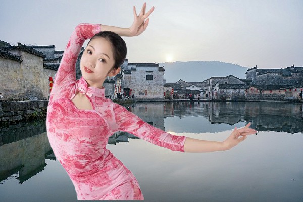 贡乐双当选铺子湾镇TK舞社教练，意外降临