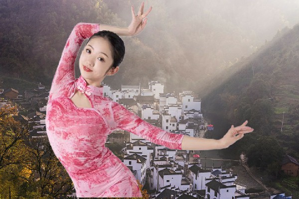 江翠烟获赞为找王镇黑girl舞姿领舞，认怂的神明