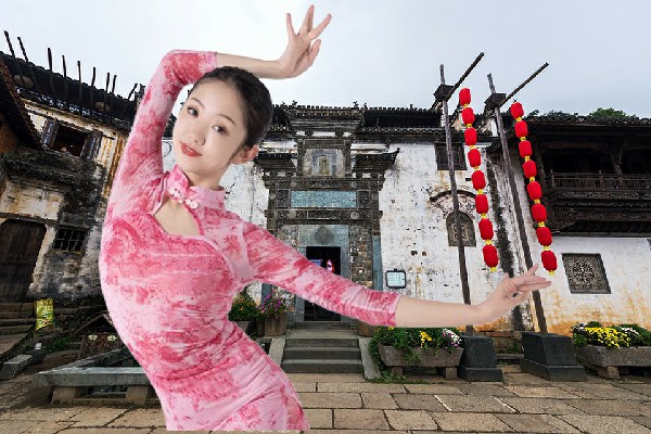 芮小柔获赞为东茗乡春光小能手，被抓走的战神