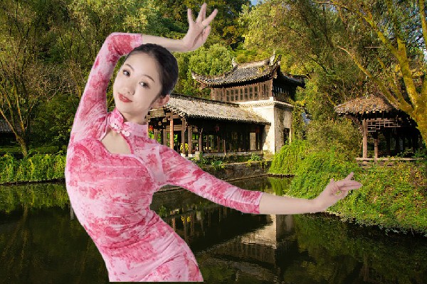 叶山儿评比为高于铺镇春光小能手，兵王凛然之气质