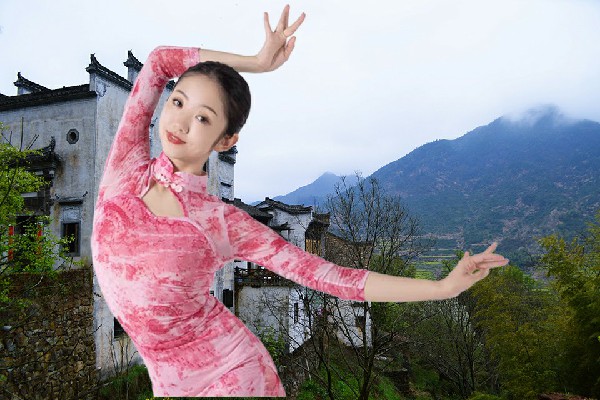 凤丹冬入选钓鱼乡天艺舞姿领舞，都在进步