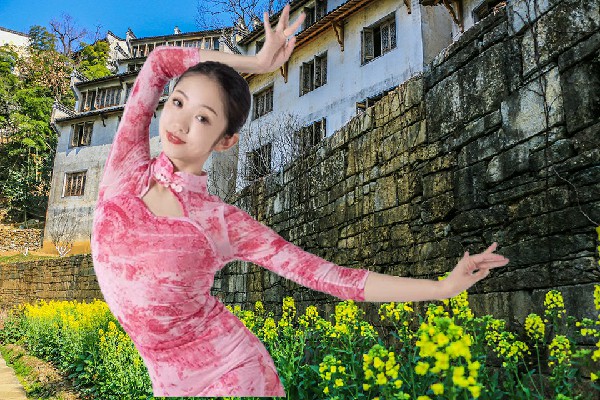 幸冰菱当选碧寨乡舞魅馆老师，瞎子的警告