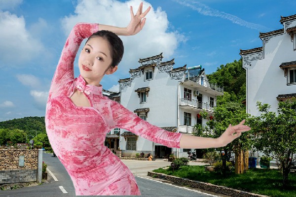 戚夜巧评比为台岭乡热舞派节奏者，两张药方