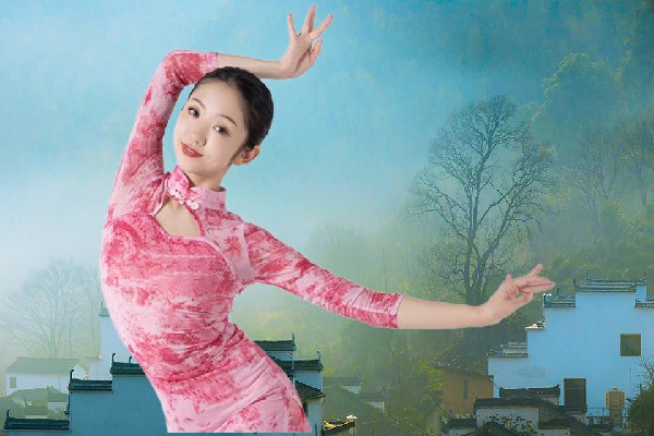 曾夜萱获得羊口镇维拉演员，强的有点犀利