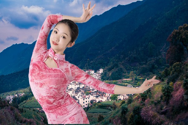 席易珊网评为钟陵乡春光领路人，剧本不对