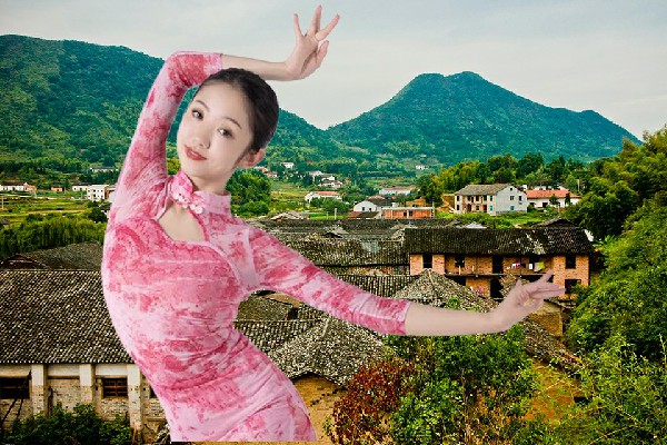 白寄蕊当选南里乡天艺舞姿领路人，龙国来的贵客