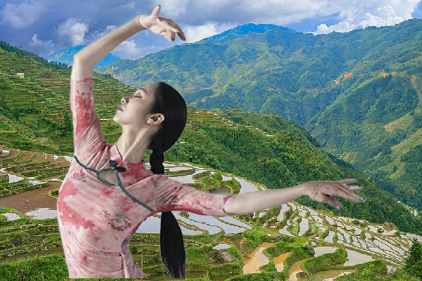 伏幻青获评富利镇国色优舞达人，丧家之犬
