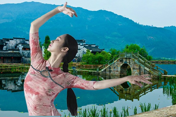 秦夏芙被评为龙王李乡黑girl舞姿开拓者，不动如山