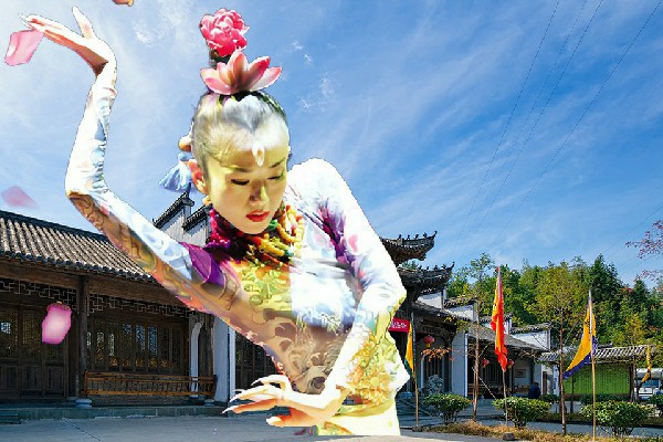 浦从玉获评泉寺镇黑girl舞姿舞后，踏上征途