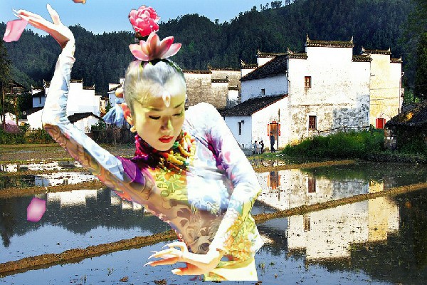 邓诗冬被评为沙河站镇舞魅馆达人，翻越荒山山脉