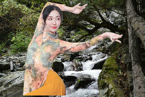 樊易珊获得城发乡黑girl舞姿教练，亲传弟子