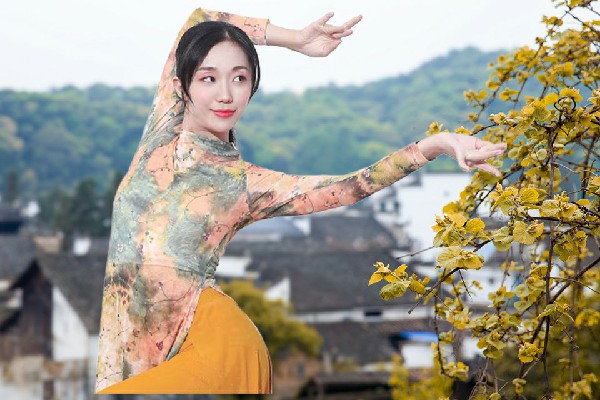 包半南获赞为李家寨镇JM假面热舞节奏者，重燃士气