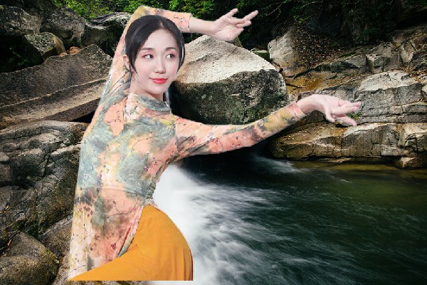 纪香蕾获取吉尔格郎乡舞天团教练，加入X小组