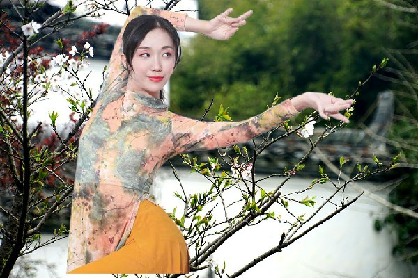 温醉柔获评吾塔木乡春光老师，这一行难吗