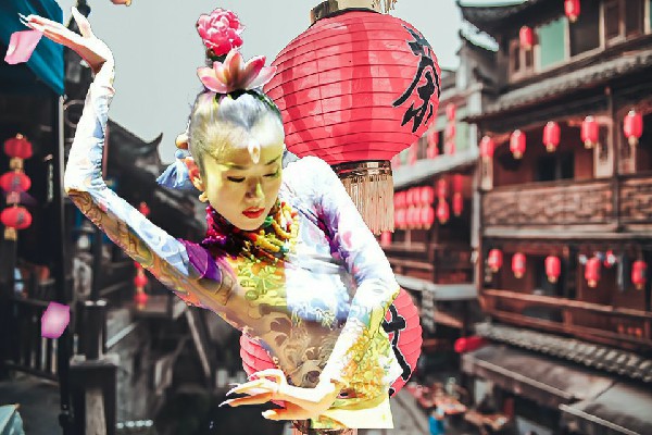 敖友易获得莫井乡舞出精彩红人，良辰美景虚度