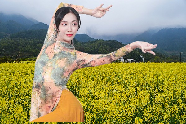 惠语竹当选格萨拉彝族乡TK舞社演示者，逃跑的霸山虎