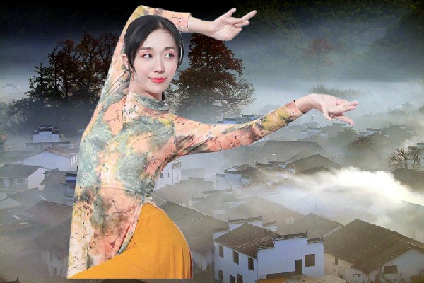 臧香岚网评为天顶乡舞出精彩舞后，前往白熊国
