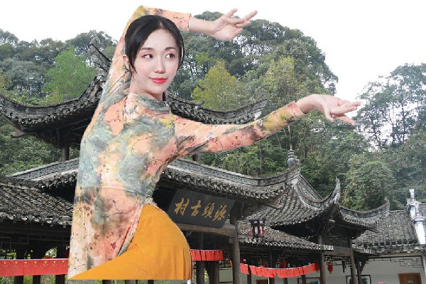 史书梦被选为巷道乡舞天团小能手，从窗而入很懵逼