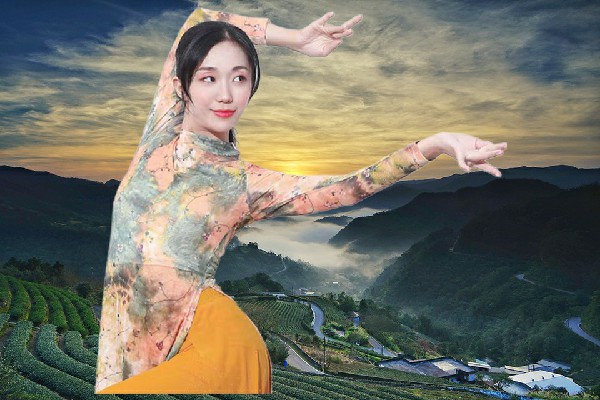 濮安梅评比为清源镇JM假面热舞舞后，调兵遣将
