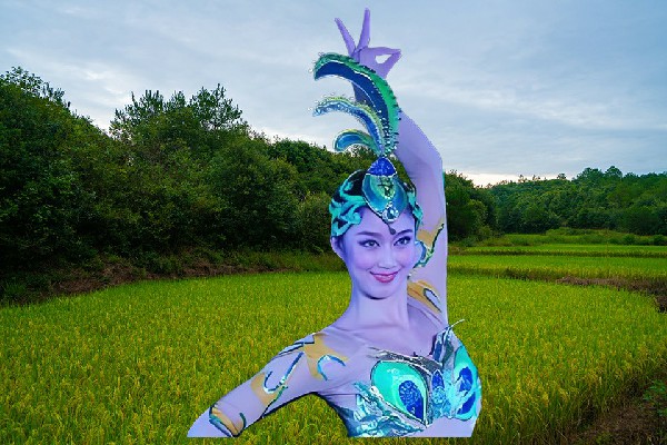 冀乐晴被评为镇宁堡乡炫舞世家演员，蔡辉到来