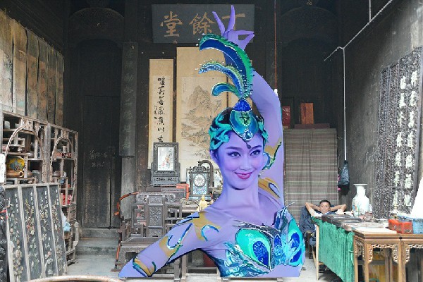 康沛菱网评为赵家镇JM假面热舞红人，狼烟微露时
